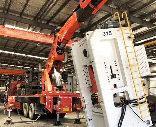 独山附近随车吊出租，轻松解决运输难题