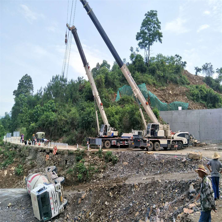 独山汽车掉沟里叫吊车救援要多少钱